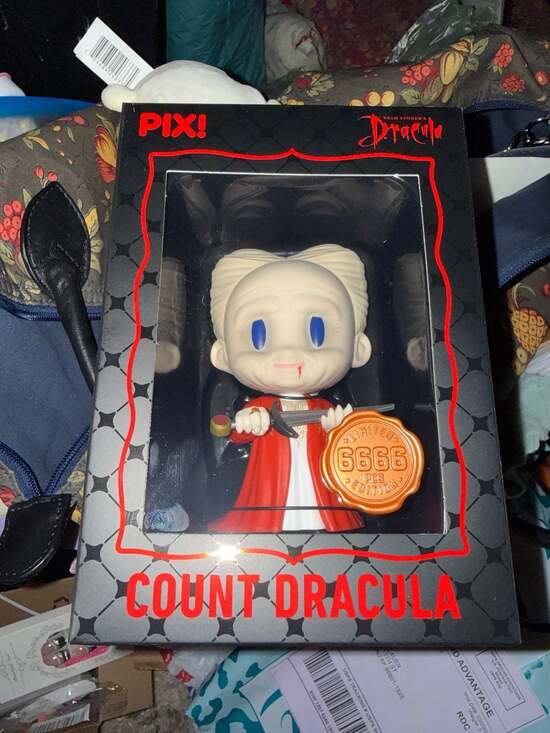 PIX! Other - Bram Stoker's Dracula Count Dracula in Gown Pix! Vinyl Figure